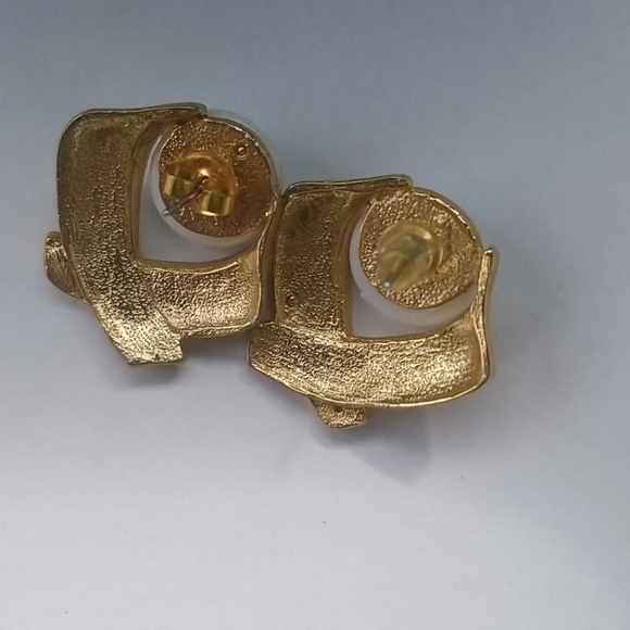 Jewelry 3 pairs of post earrnings - Picture 3 of 7